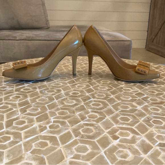 LIKE NEW!  FENDI Décolleté Vernice Borchie Viscone pumps - Picture 11 of 16